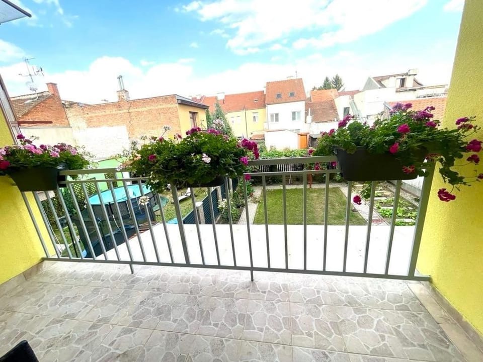 Modern and Cozy flat, 10 min by tram from centre Apartment in Brno