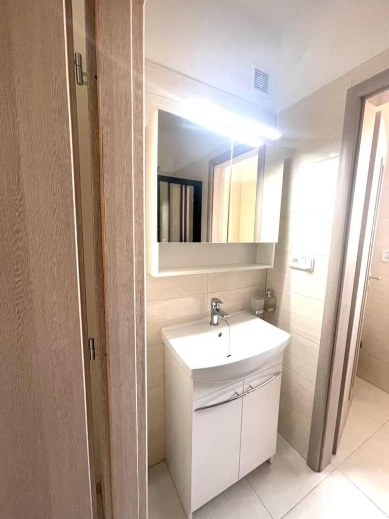 Modern and Cozy flat, 10 min by tram from centre Apartment in Brno
