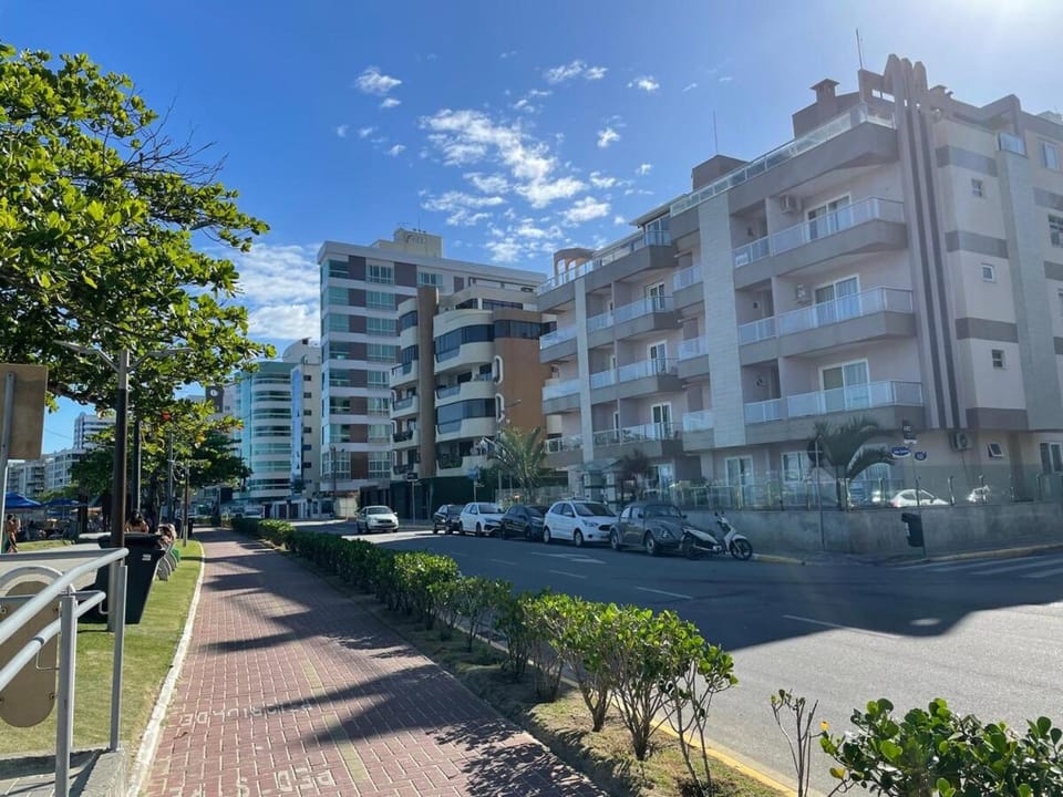 Apto beira mar Itapema Apartment in Itapema