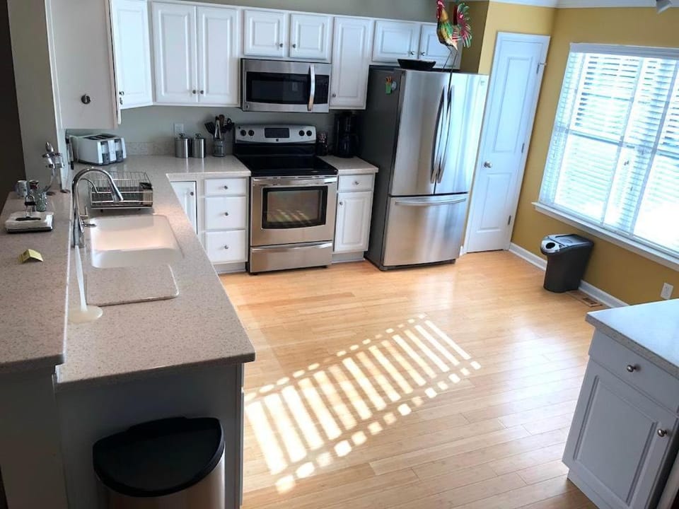 Kitchen or kitchenette, kitchen