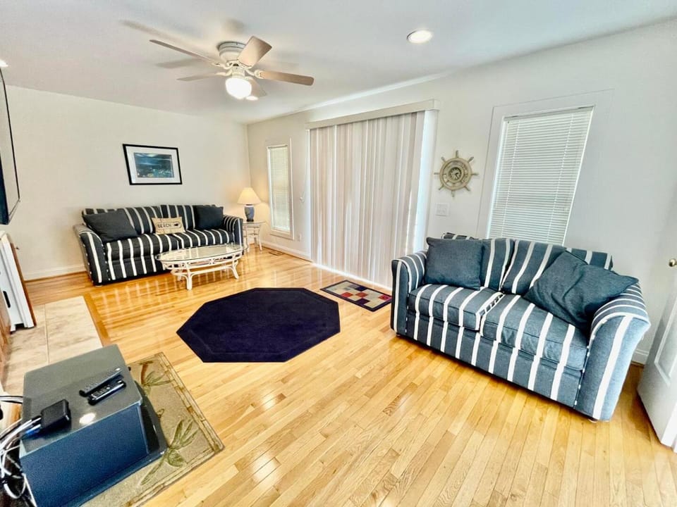 Clayton street 17b House in Dewey Beach
