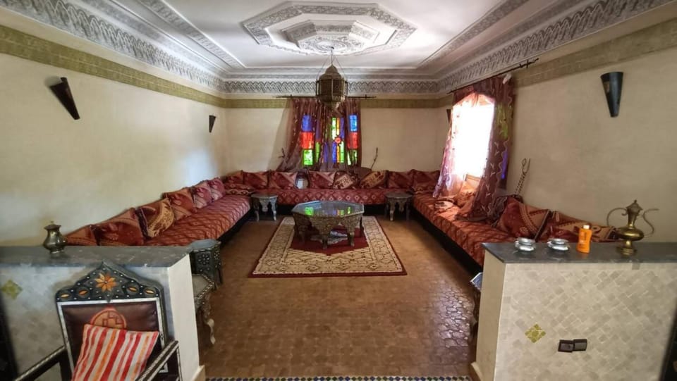 Living room, Photo of the whole room, Seating area