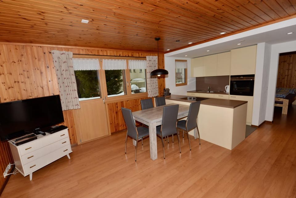 Kitchen or kitchenette, Living room, Dining area