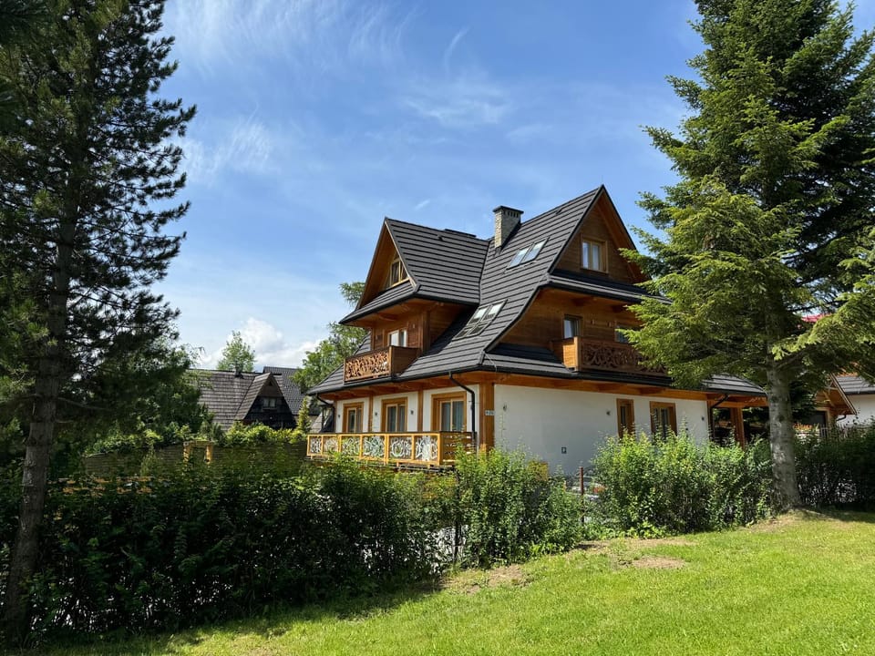 Property building, Day