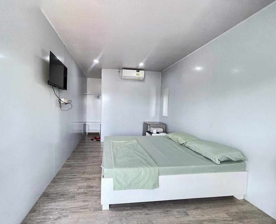 Bed, TV and multimedia, Photo of the whole room, Bedroom, air conditioner