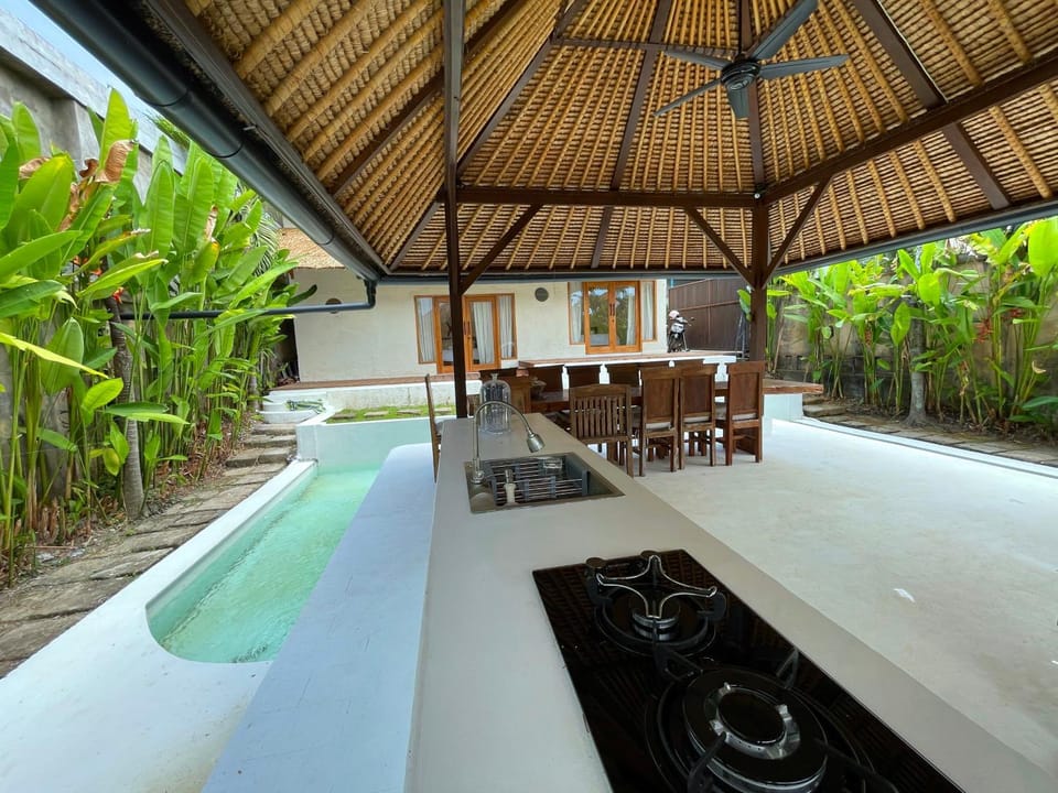 Serene Tropical Oasis 2BR Private Pool Villa Canggu's Heart House in North Kuta