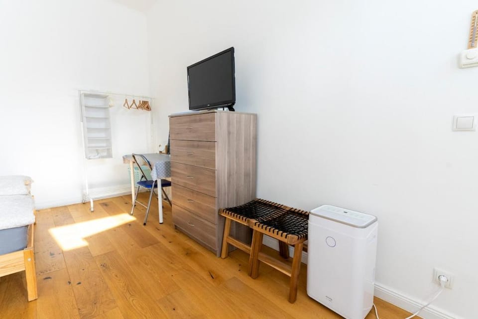 TV and multimedia, Evening entertainment, wardrobe