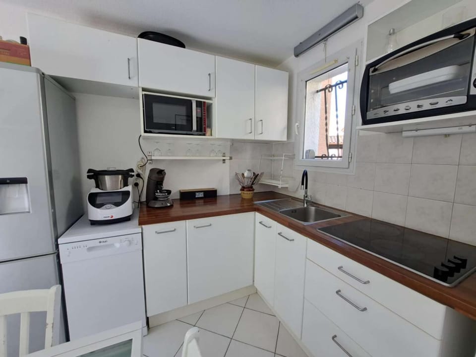 Maison mitoyenne climatisée 7 pers. avec piscine et parking à Marseillan-Plage - FR-1-326-848 Apartment in Marseillan