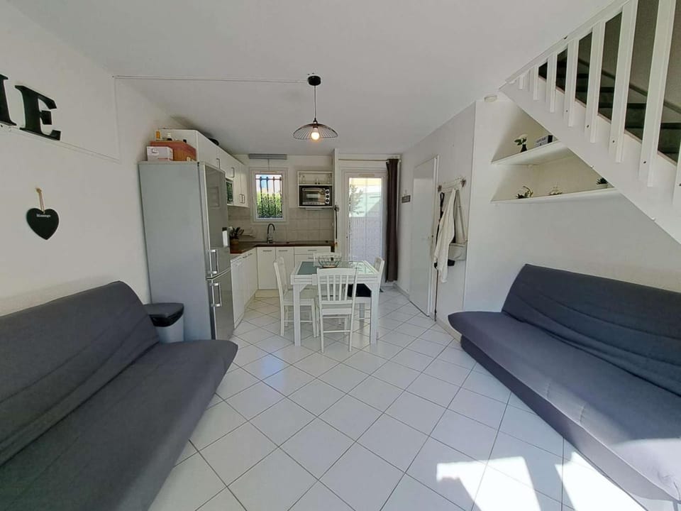 Maison mitoyenne climatisée 7 pers. avec piscine et parking à Marseillan-Plage - FR-1-326-848 Apartment in Marseillan