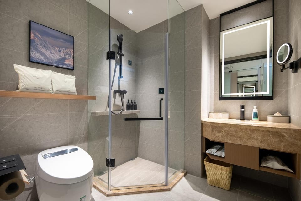 Atour Hotel Qingdao Jinshatan Xiangjiang Road Subway Station Hotel in Qingdao