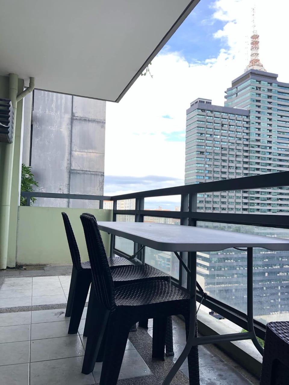 FLAIR 2 Bedroom Unit with Balcony Apartment hotel in Mandaluyong