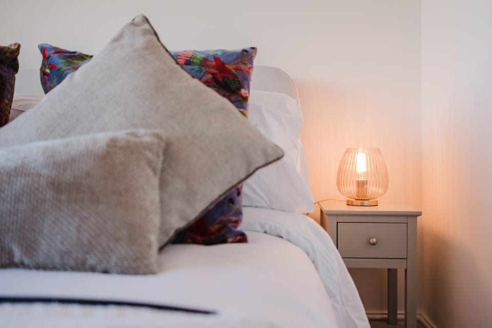 Corner House - Bright 2 Bed in Cheltenham Apartment in Cheltenham
