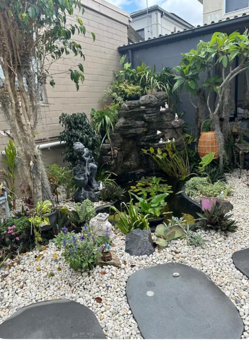 Garden Guesthouse Bed and Breakfast in Sydney