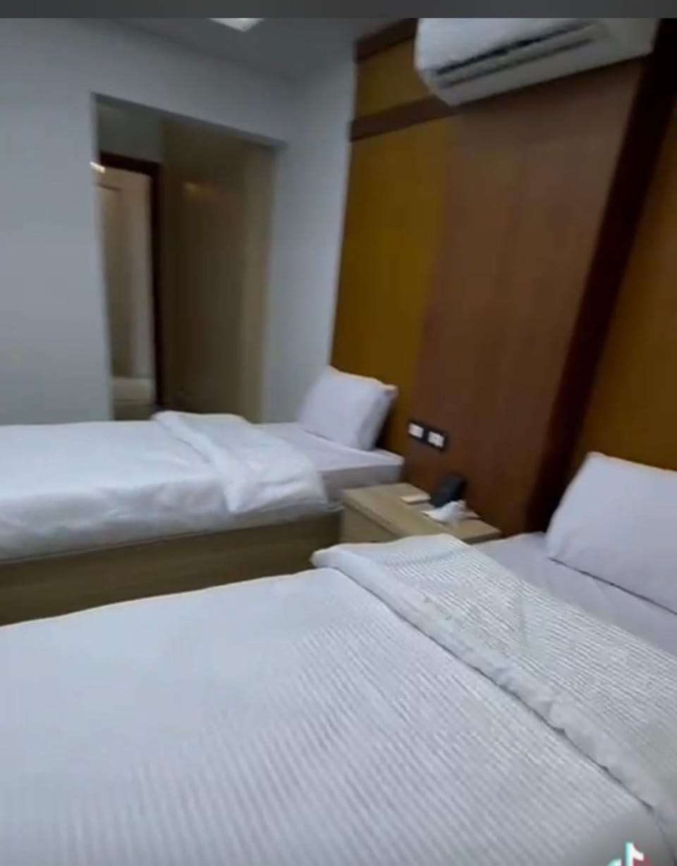 شقه مفروشه للإيجار كورنيش النيل المعادي صف إول عند البنك الاهلي Apartment in Cairo Governorate
