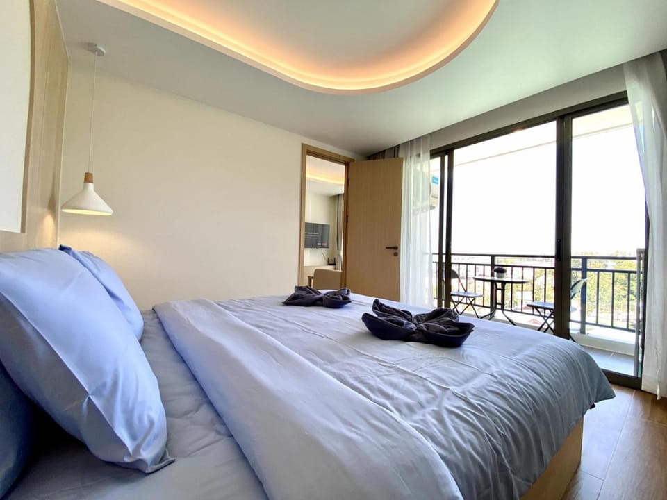 Bed, View (from property/room), Balcony/Terrace, Photo of the whole room, Bedroom, towels