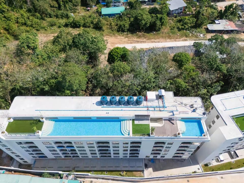 Property building, Day, Bird's eye view, Pool view, Swimming pool, Swimming pool, sunbed