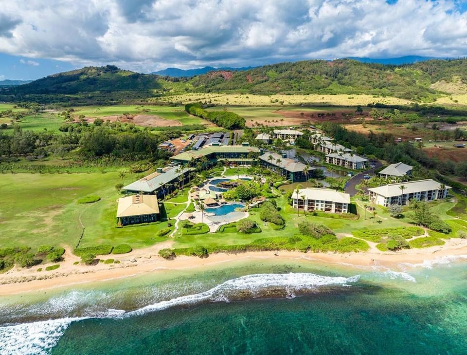 Exclusive Kauai Beachfront Resort with Dining, Bar, Spa, Pool & Waterslide Apartment in Kauai