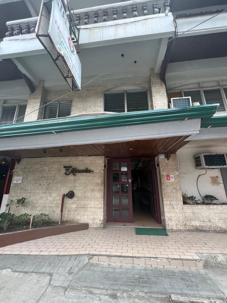 Property building, Facade/entrance