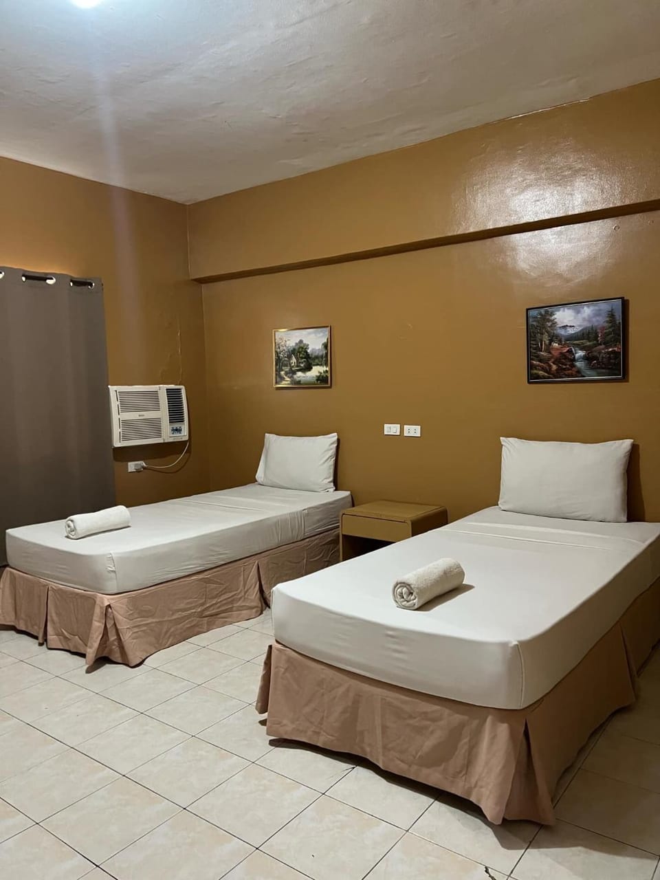 Bed, Photo of the whole room, Bedroom, towels, air conditioner