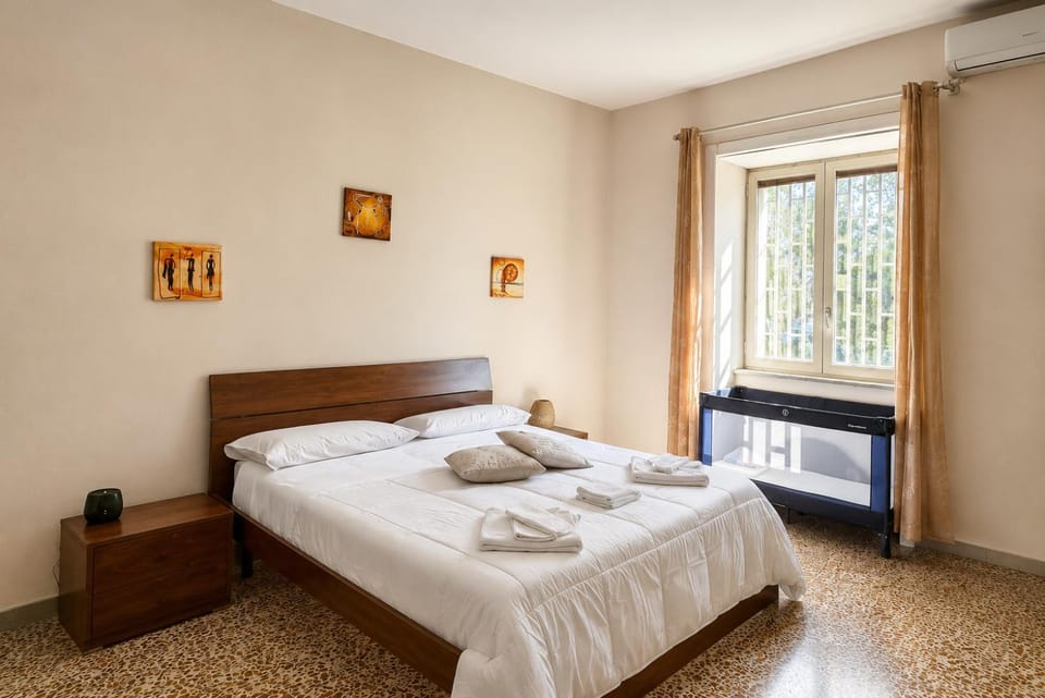 Bed, Photo of the whole room, Bedroom, cot, towels, air conditioner