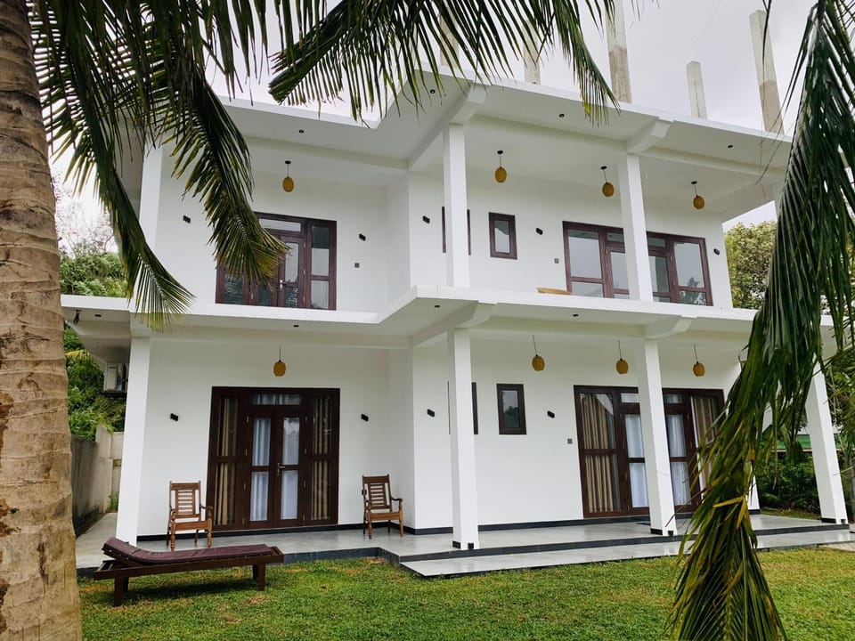 Property building, Garden, Garden, View (from property/room), Balcony/Terrace, Balcony/Terrace, Garden view