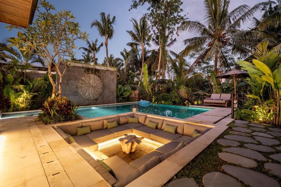 Seating area, Pool view, Swimming pool