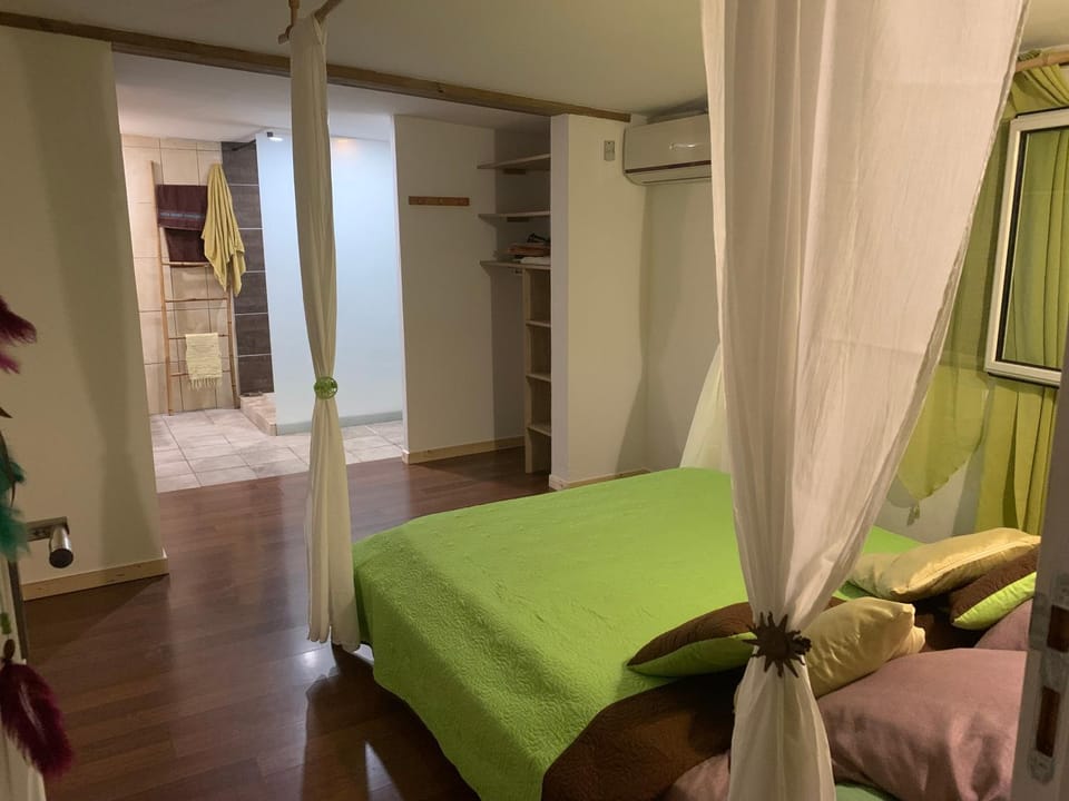 Bed, Photo of the whole room, Bedroom, air conditioner