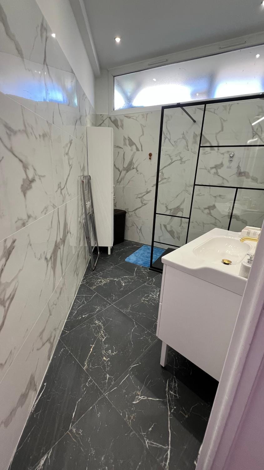 Shower, Bathroom