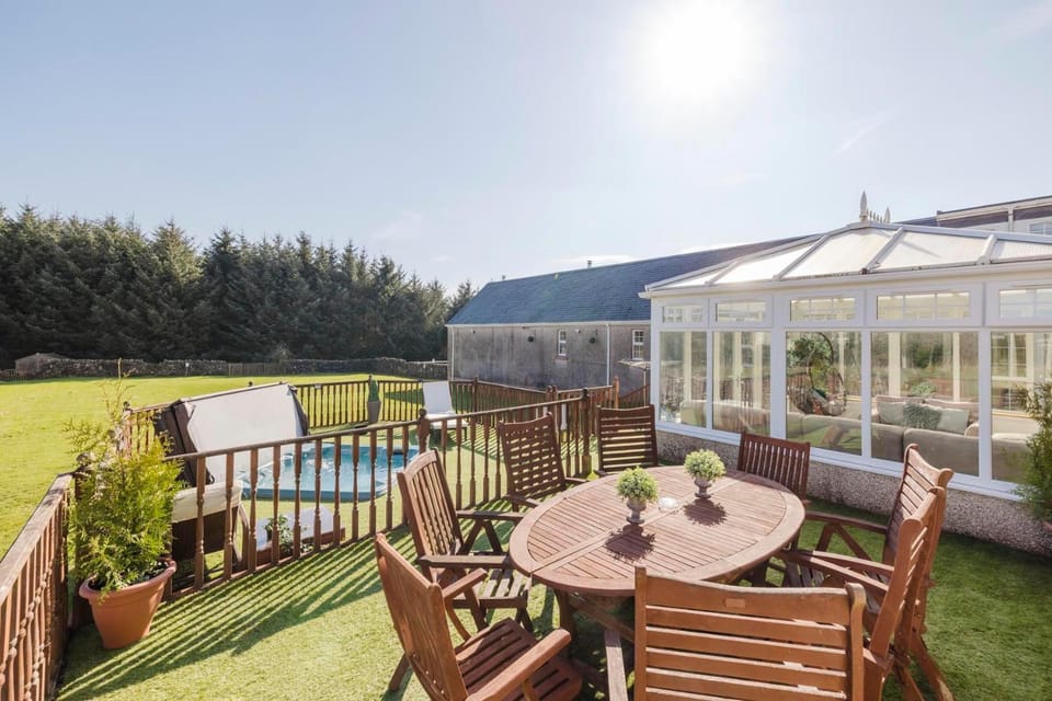 Patio, Day, Natural landscape, Garden, Garden view