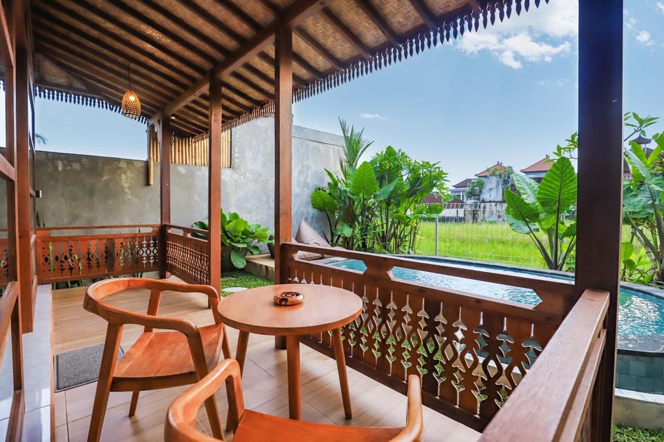 Balcony/Terrace, Seating area, Swimming pool