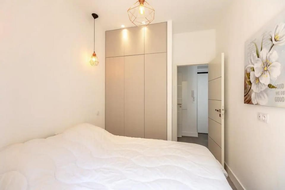 Bedroom, wardrobe