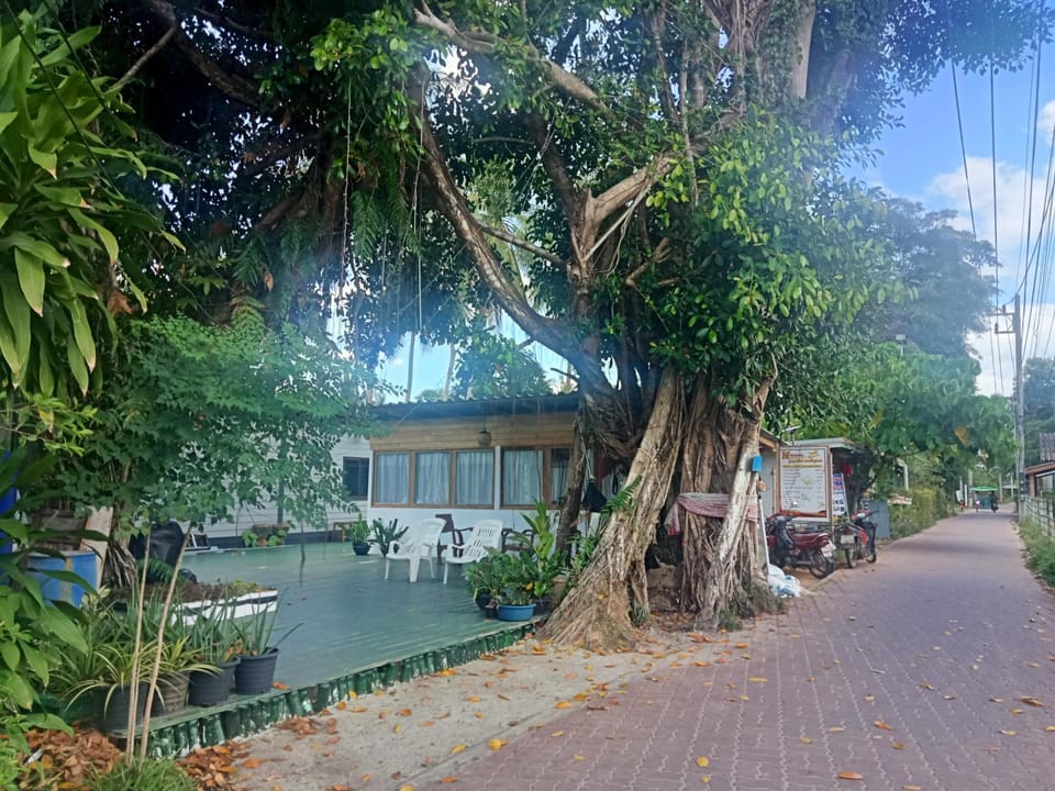 Kohmook treehouse Vacation rental in Thailand