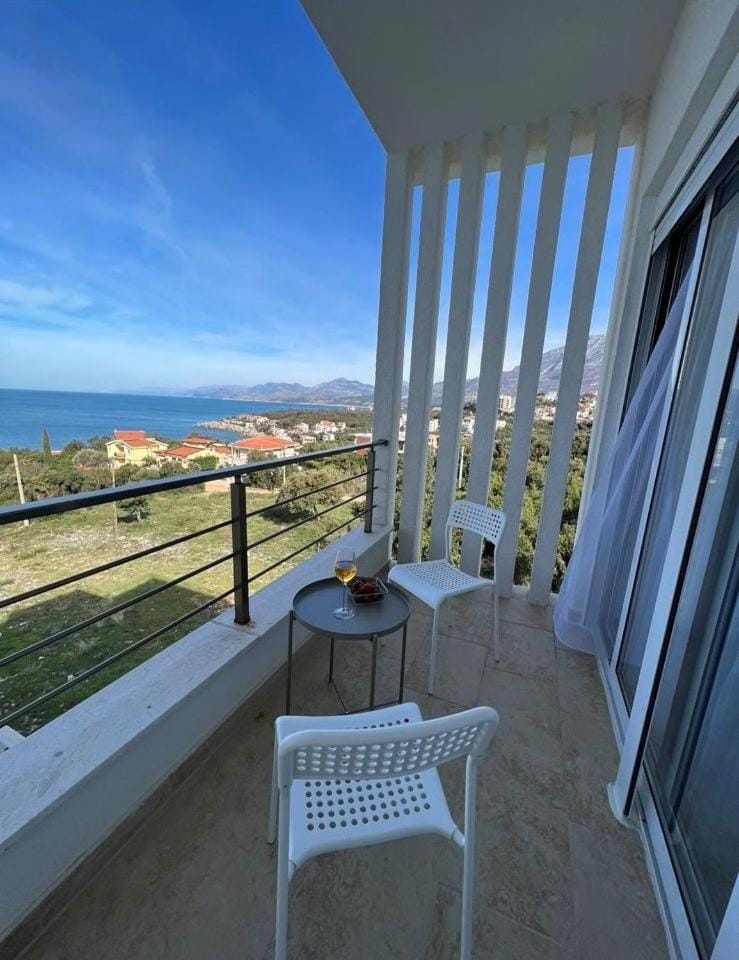 Apartment Complex with Pool in Bar, Montenegro Bed and Breakfast in Ulcinj Municipality