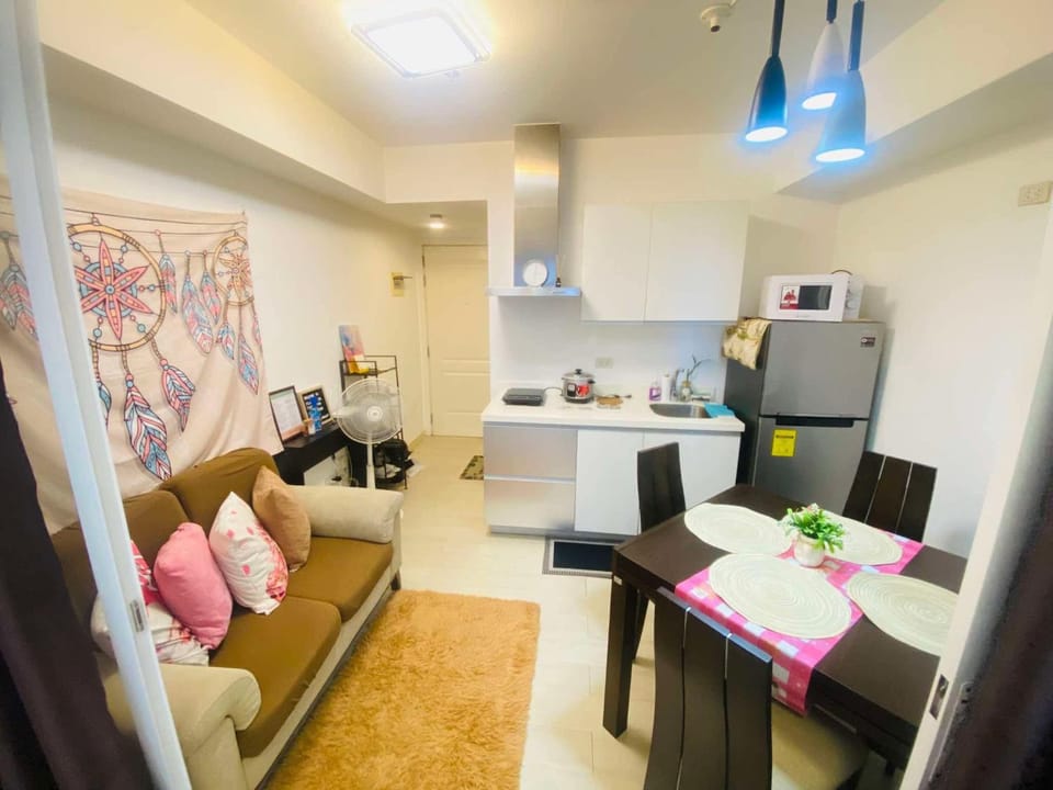 Sole Sisters Staycation Apartment hotel in Paranaque