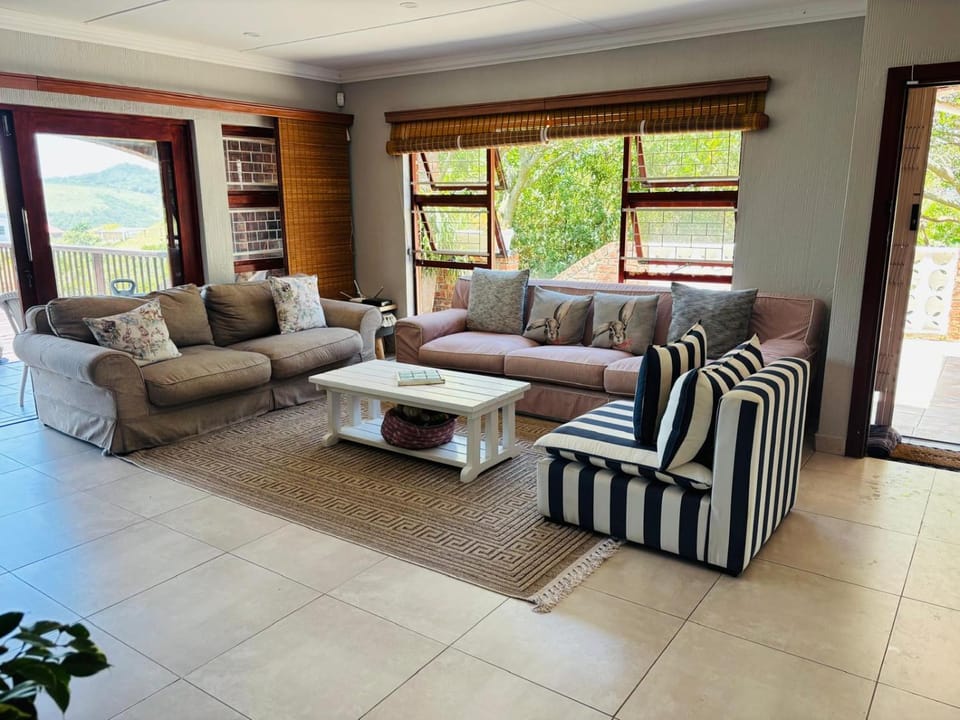 Barefoot Self-Catering Holiday Home House in Eastern Cape