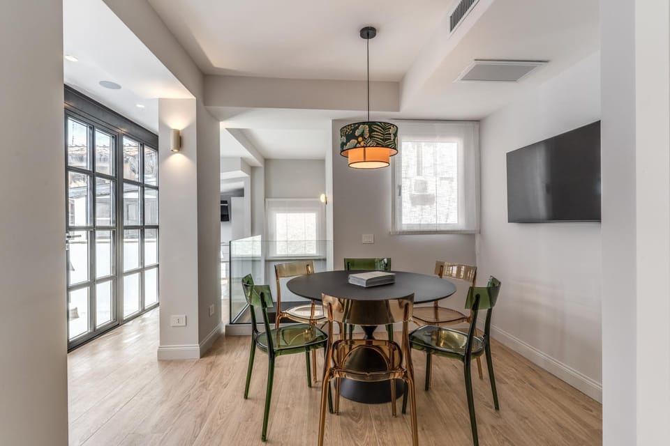 Living room, Seating area, Dining area