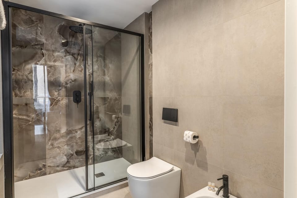 Shower, Toilet, Bathroom