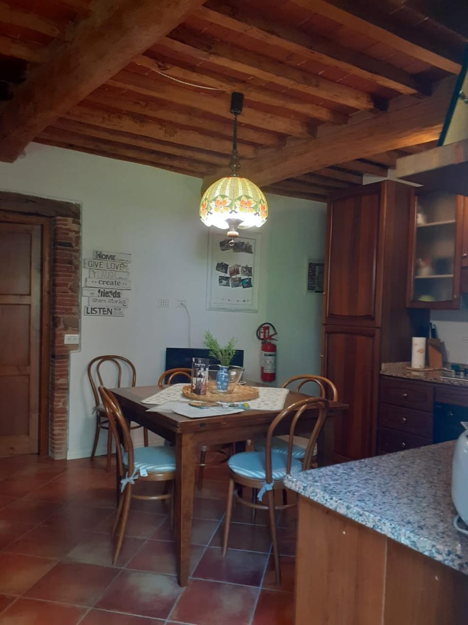 Kitchen or kitchenette, Living room