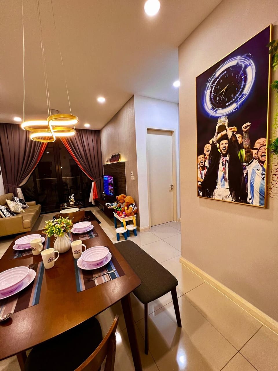 Living room, Decorative detail, Seating area, Dining area