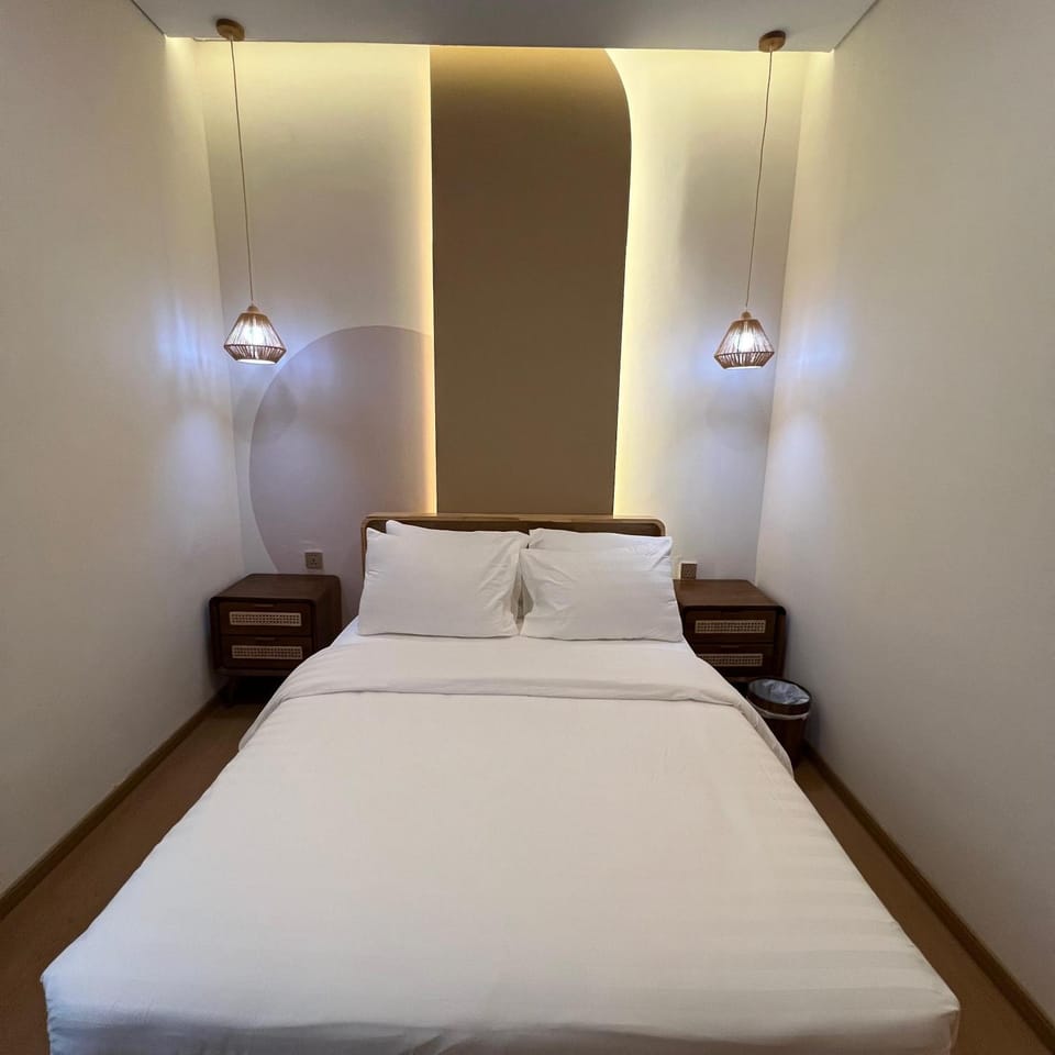 Bed, Photo of the whole room, Bedroom