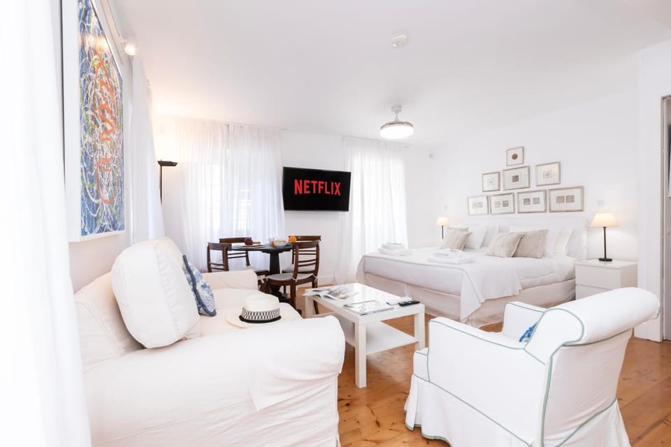 Seating area, Bedroom