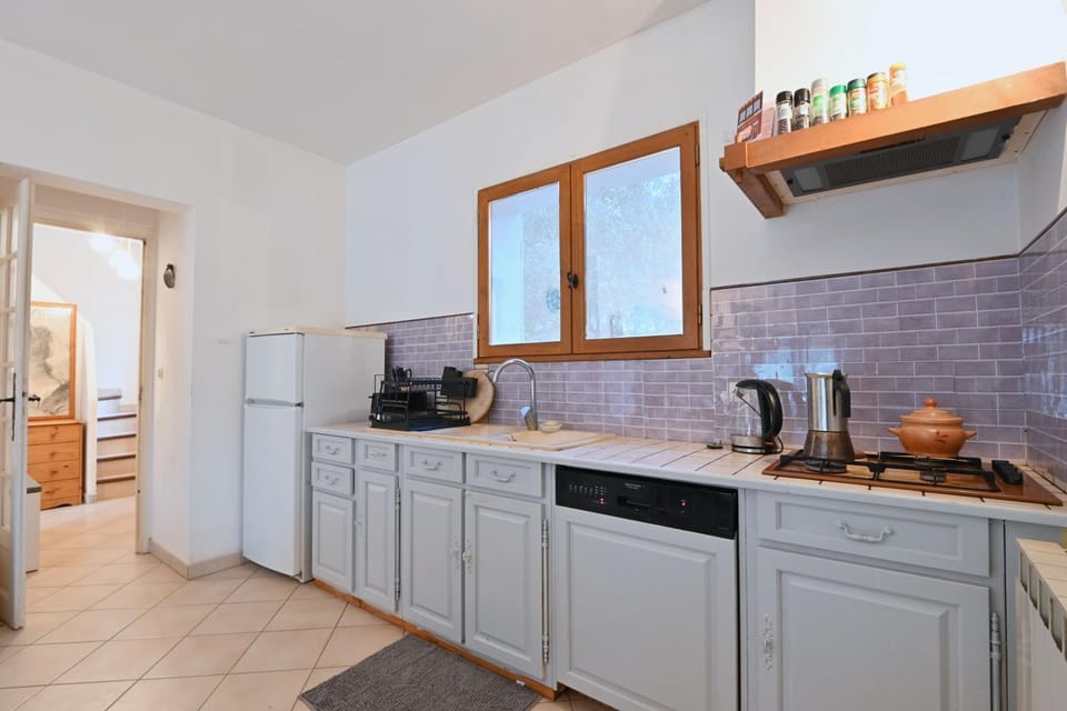 Kitchen or kitchenette, stove