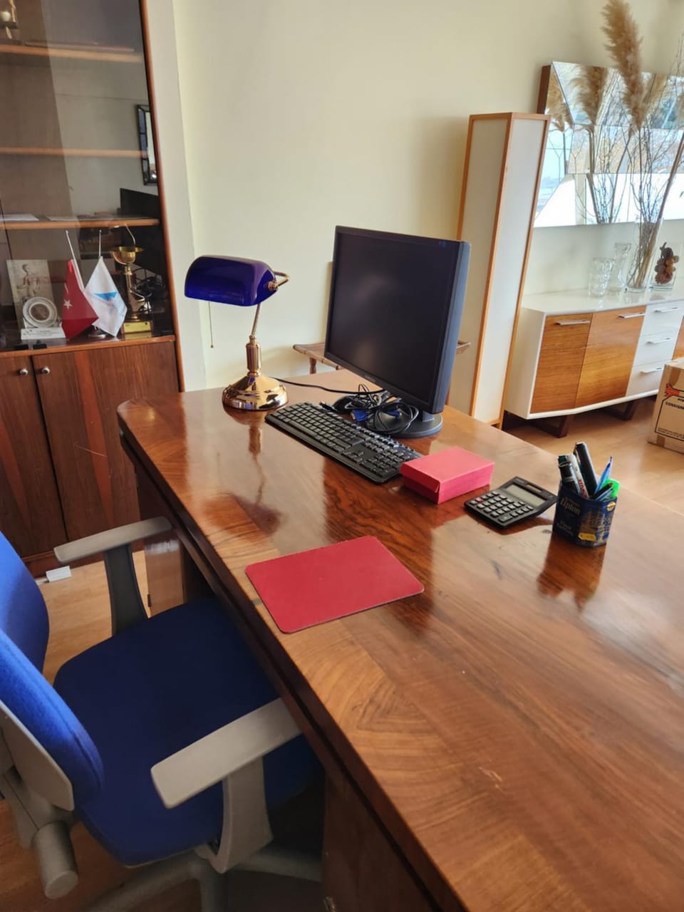 TV and multimedia, Living room, Business facilities, Seating area