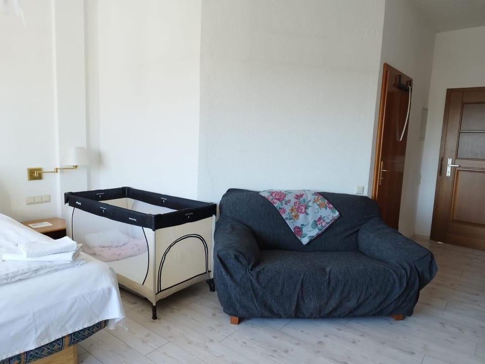 Photo of the whole room, Seating area, Bedroom