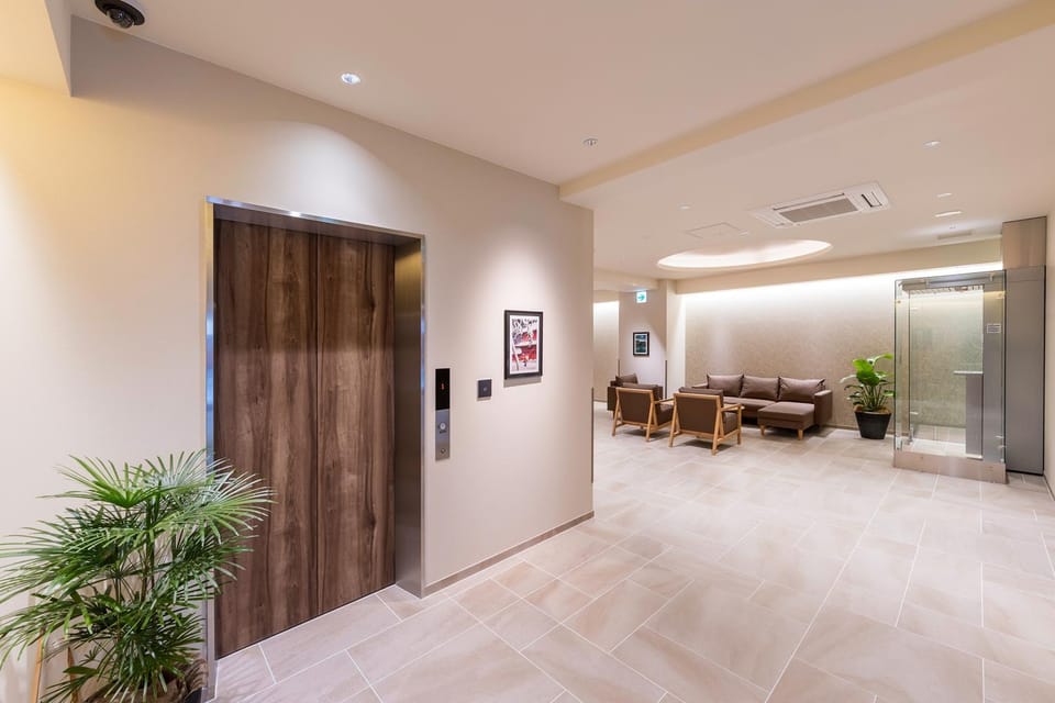 Lobby or reception, elevator