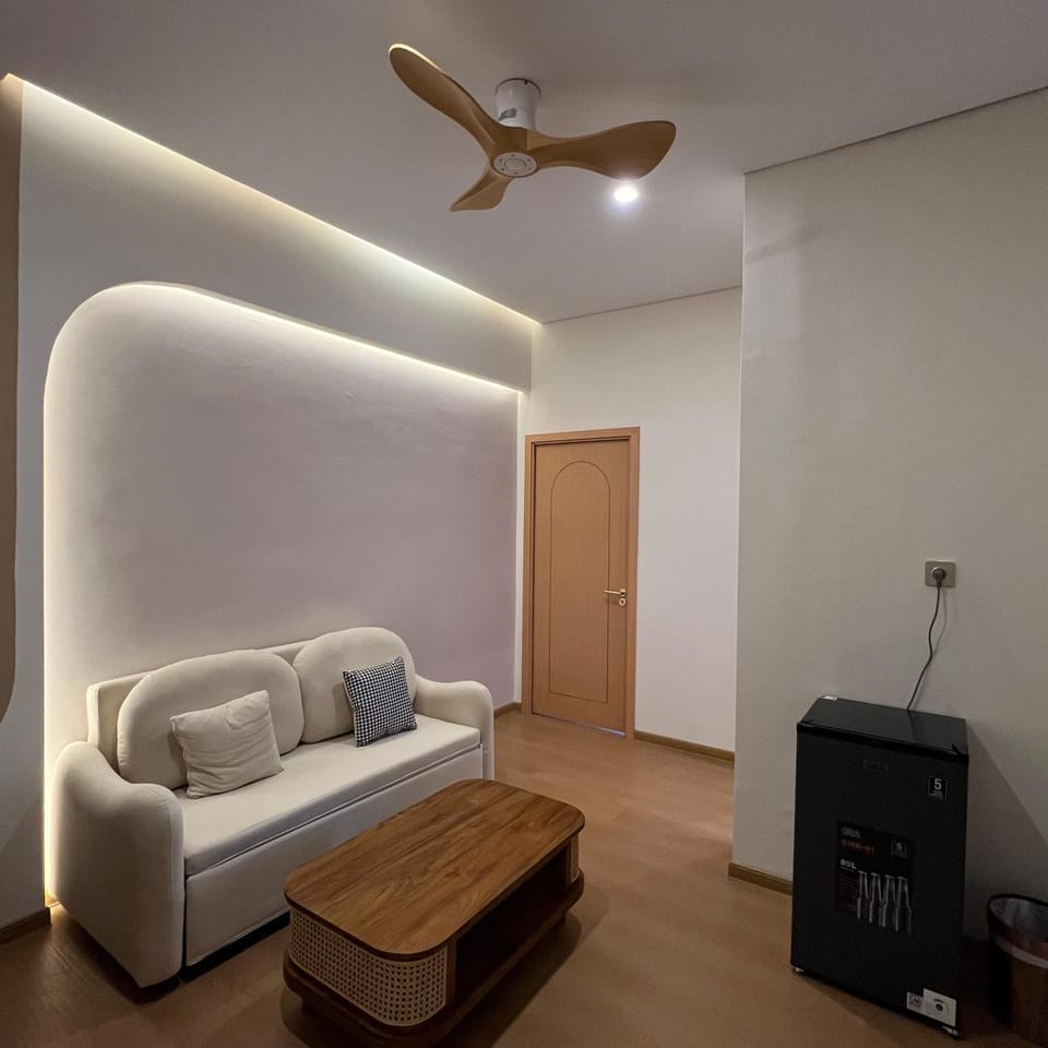 TV and multimedia, Living room, Seating area, Evening entertainment