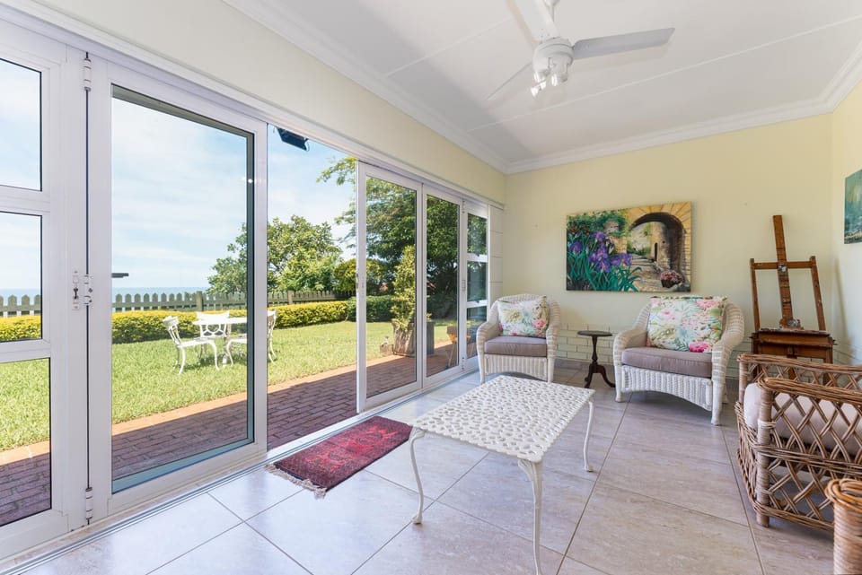 Patio, Day, Natural landscape, Garden, View (from property/room), Balcony/Terrace, Living room, Seating area, Garden view