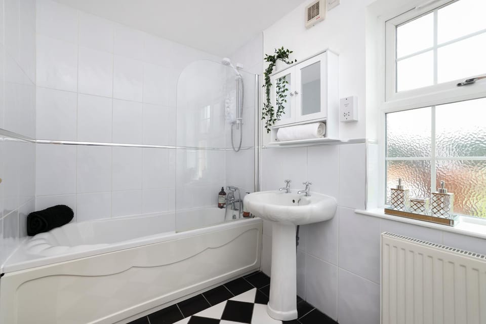 Bathroom, Bath