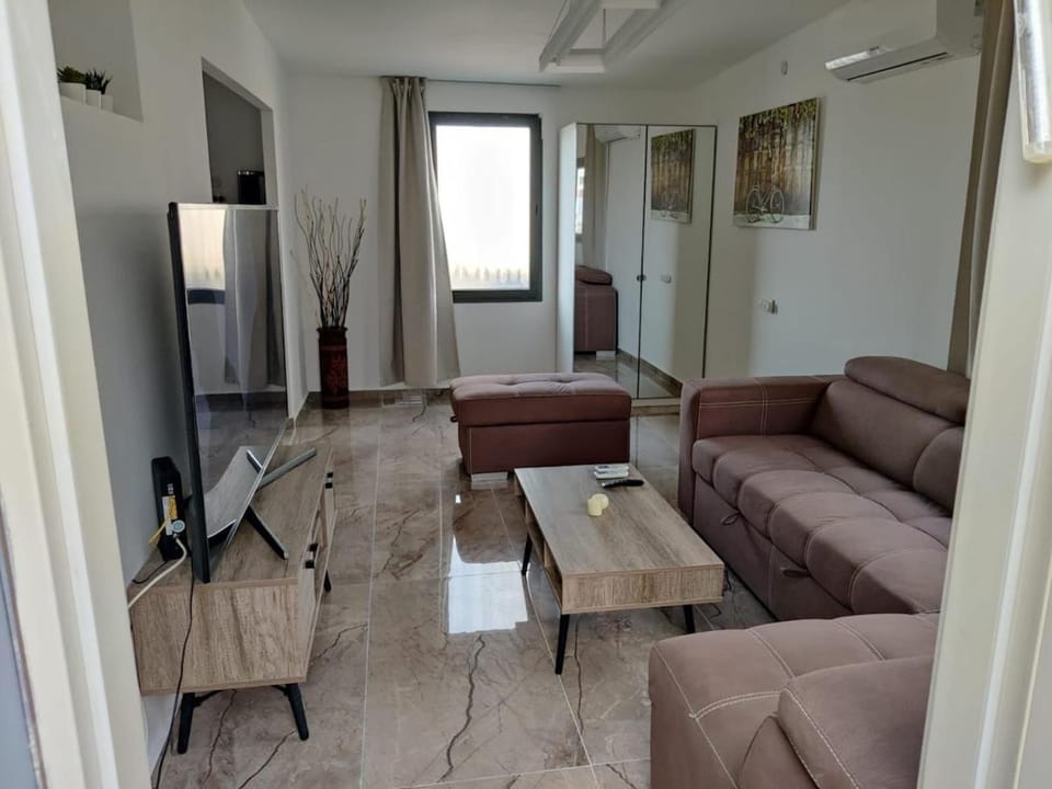 Urban Penthouse Central TLV 180m Private Roof apt Apartment in Tel Aviv-Yafo