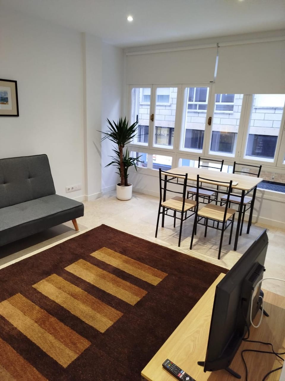 TV and multimedia, Living room, Dining area, Street view, Quiet street view, furniture